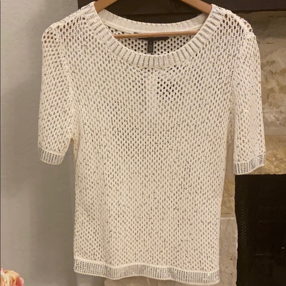 Black house white market top